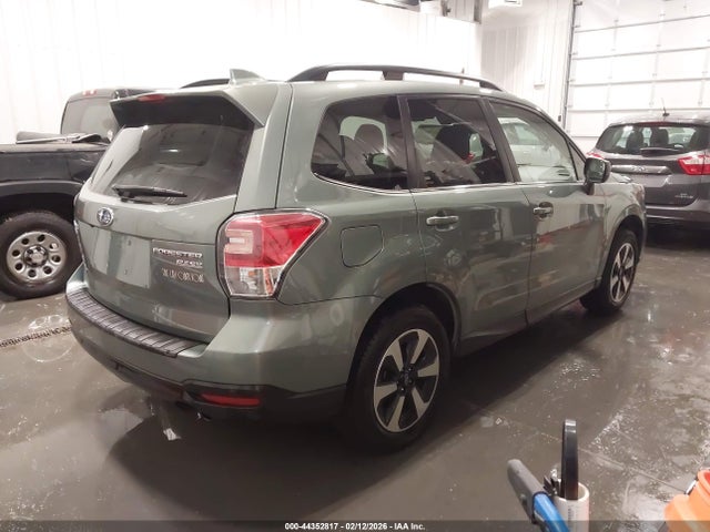 Subaru Forester 2.5i Limited 2017 JF2SJARC1HH549388 Image 4