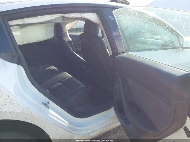 Продаж на аукціоні авто 2023 Tesla Model 3 Rear-wheel Drive, vin: 5YJ3E1EA7PF406679, номер лоту: 44352848