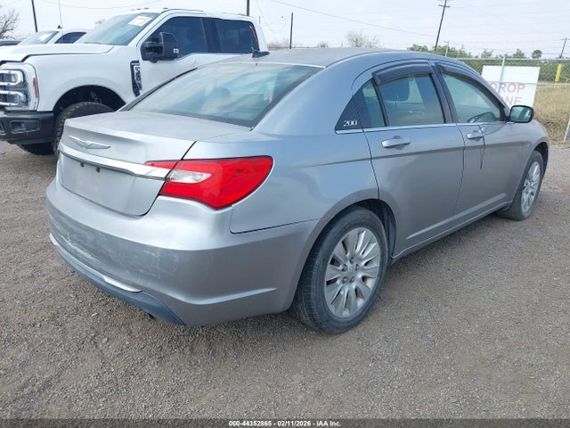 2014 CHRYSLER 200 1C3CCBABXEN122167 Photo 3