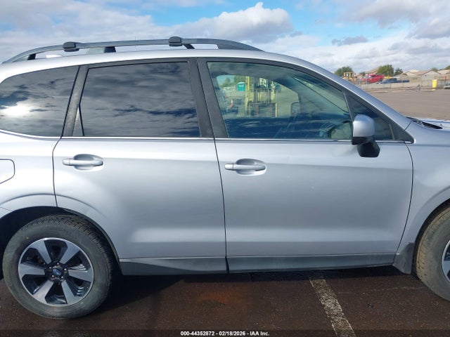 Subaru Forester 2.5i Limited 2018 JF2SJARC5JH517808 Image 14