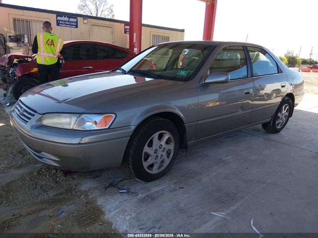 1999 TOYOTA CAMRY JT2BF22K8X0175682 Photo 1