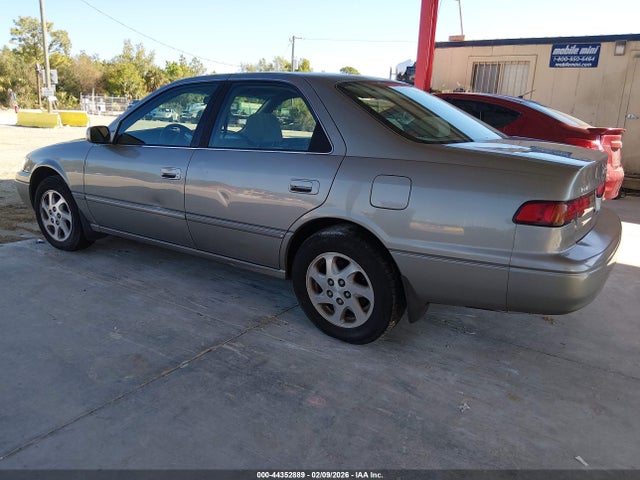 1999 TOYOTA CAMRY JT2BF22K8X0175682 Photo 2