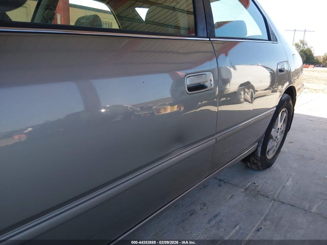 1999 TOYOTA CAMRY JT2BF22K8X0175682 Photo 5