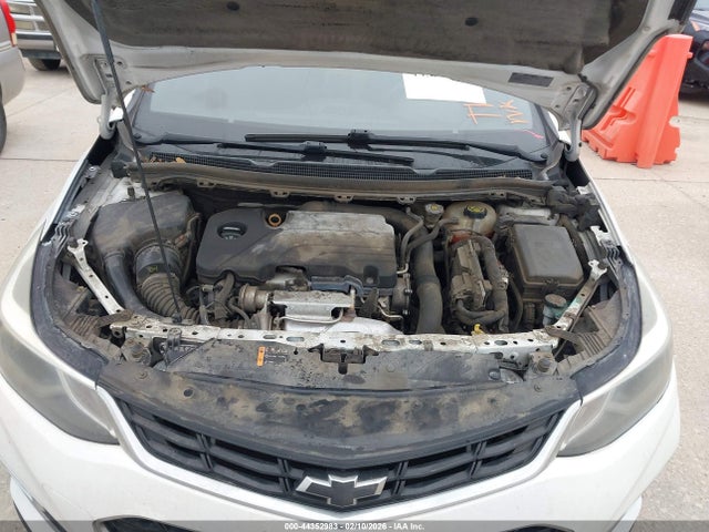 1G1BE5SMXH7152905 Chevrolet Cruze Lt Auto