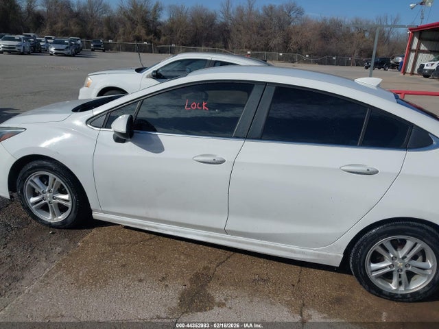 1G1BE5SMXH7152905 Chevrolet Cruze Lt Auto