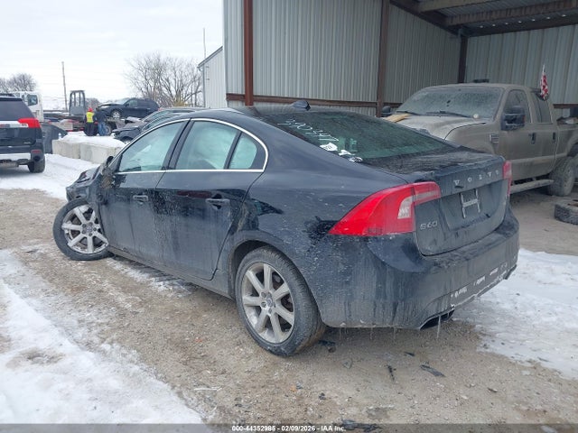 2016 VOLVO S60 YV1612TK4G2390397 Photo 2