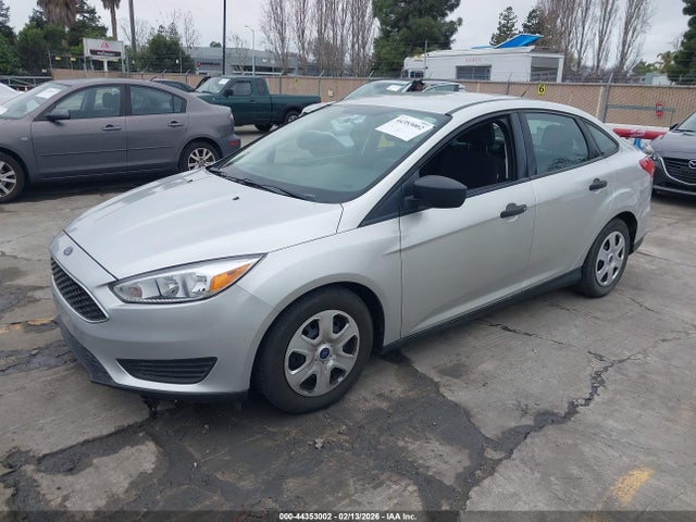 Ford FOCUS S 2017 1FADP3E26HL283643 Image 2