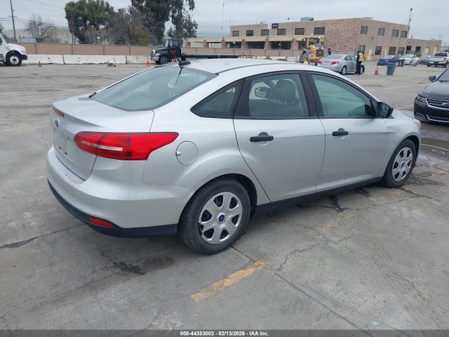 Ford FOCUS S 2017 1FADP3E26HL283643 Image 4