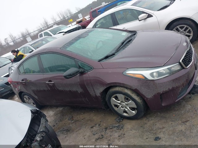 Aukcja sprzedaży 2017 Kia Forte Lx, vin: 3KPFK4A76HE053506, numer aukcji: 44353055