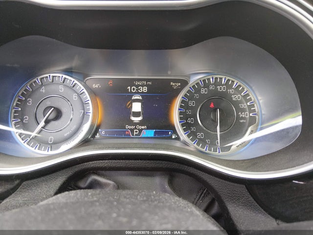 Chrysler 200 C 2015 1C3CCCCB5FN582731 Image 7