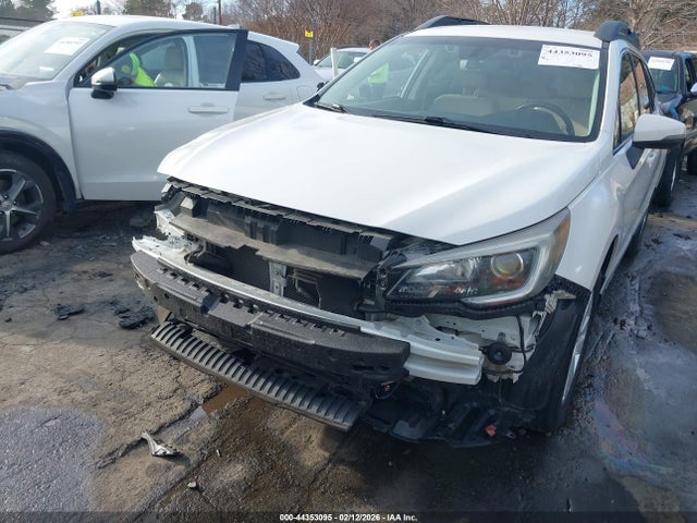 Продаж на аукціоні авто 2018 Subaru Outback 2.5i Premium, vin: 4S4BSAFC7J3243116, номер лоту: 44353095