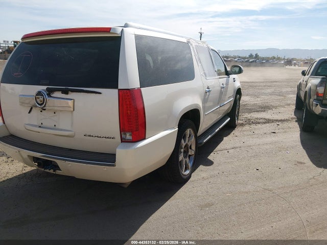 2008 CADILLAC ESCALADE ESV 1GYFK66858R244989 Photo 3