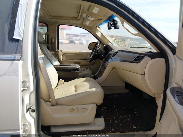 2008 CADILLAC ESCALADE ESV 1GYFK66858R244989 Photo 4