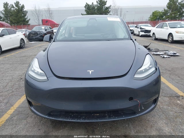 2022 Tesla Model Y Long Range Dual Motor All-wheel Drive მანქანა იყიდება აუქციონზე, vin: 7SAYGDEE3NF423368, აუქციონის ნომერი: 44353147