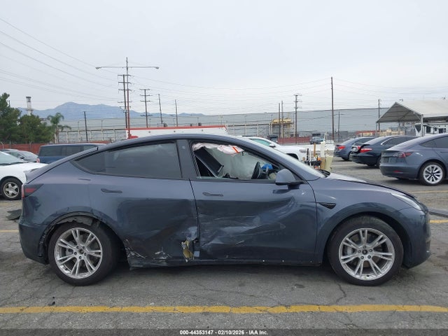 2022 Tesla Model Y Long Range Dual Motor All-wheel Drive მანქანა იყიდება აუქციონზე, vin: 7SAYGDEE3NF423368, აუქციონის ნომერი: 44353147