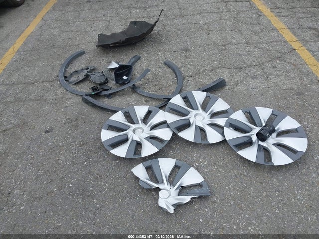 2022 Tesla Model Y Long Range Dual Motor All-wheel Drive მანქანა იყიდება აუქციონზე, vin: 7SAYGDEE3NF423368, აუქციონის ნომერი: 44353147