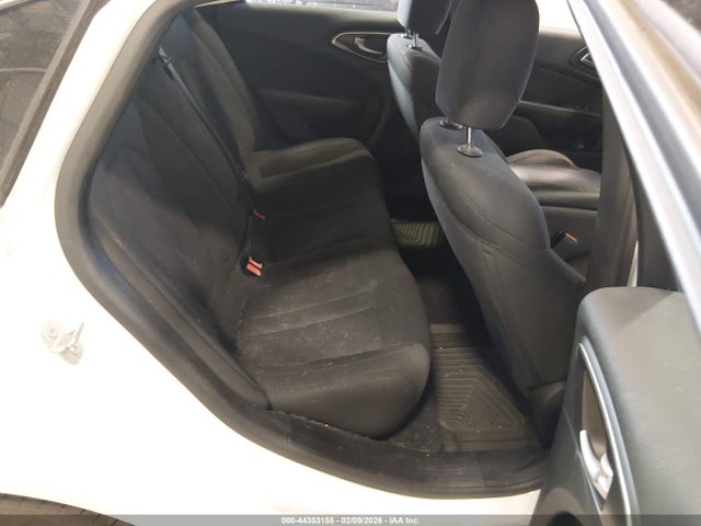 44353155 :رقم المزاد ، 1C3CCCAB7FN716173 vin ، 2015 Chrysler 200 Limited مزاد بيع