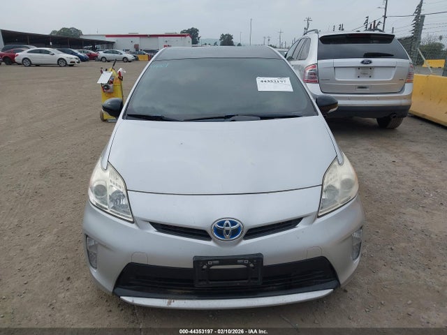 JTDKN3DU1F0432081 Toyota Prius Two