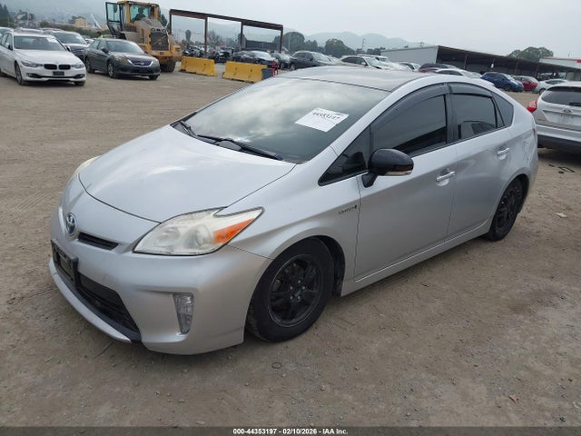 JTDKN3DU1F0432081 Toyota Prius Two