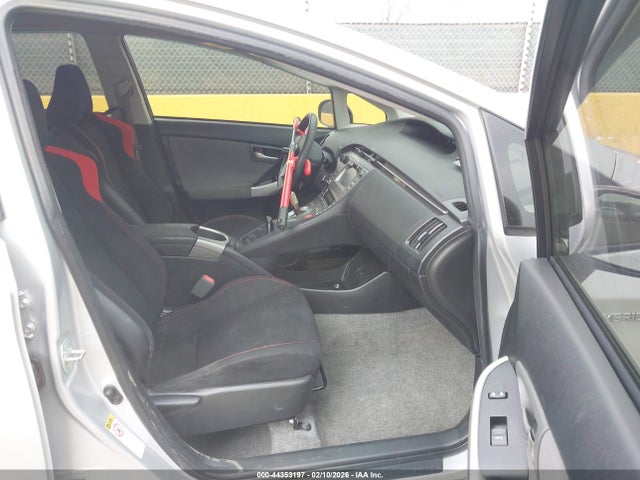 JTDKN3DU1F0432081 Toyota Prius Two