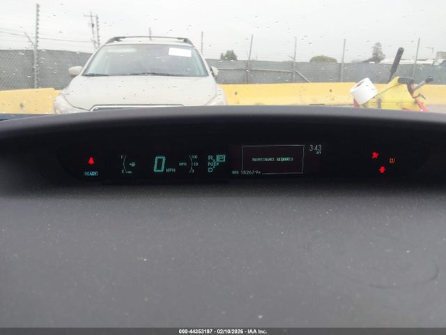 JTDKN3DU1F0432081 Toyota Prius Two