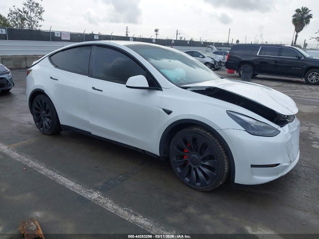 2023 TESLA MODEL Y 7SAYGDEF0PF792801 Photo 0