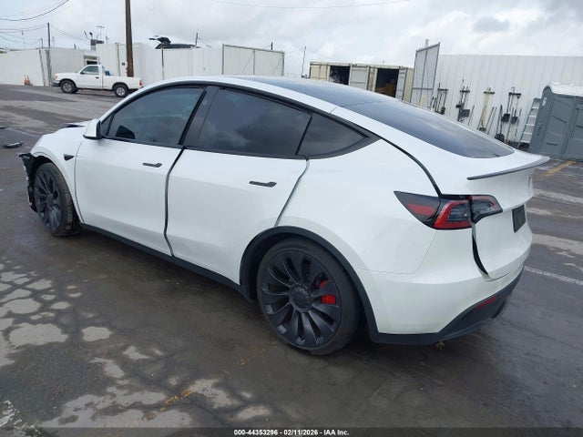2023 TESLA MODEL Y 7SAYGDEF0PF792801 Photo 2