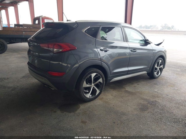 KM8J33A23HU588067 Hyundai Tucson Eco/limited/night/sport/value