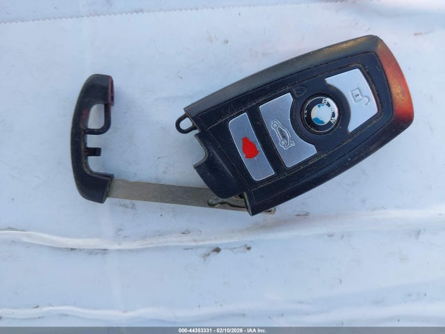 WBA8A9C59GK616349 BMW 320i