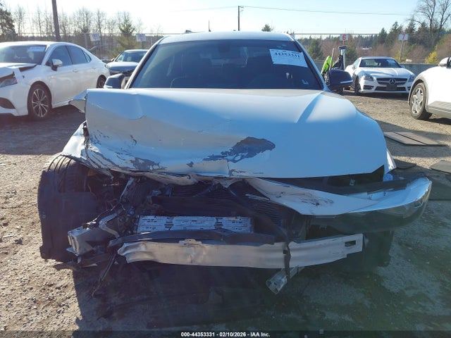 WBA8A9C59GK616349 BMW 320i