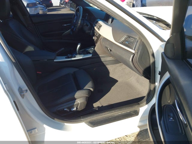 WBA8A9C59GK616349 BMW 320i