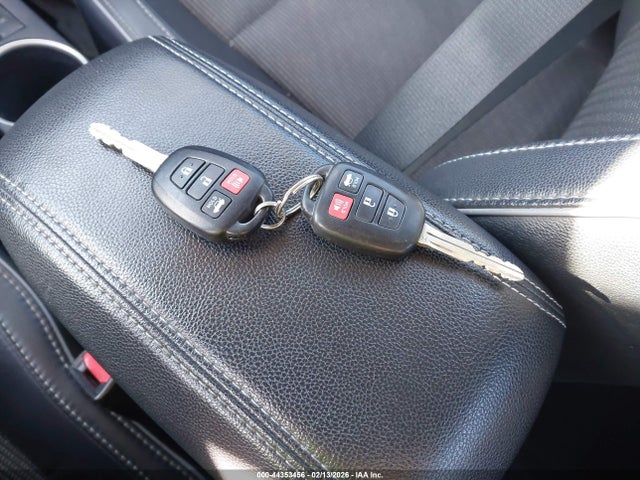2T1BURHEXEC050144 Toyota Corolla S Plus