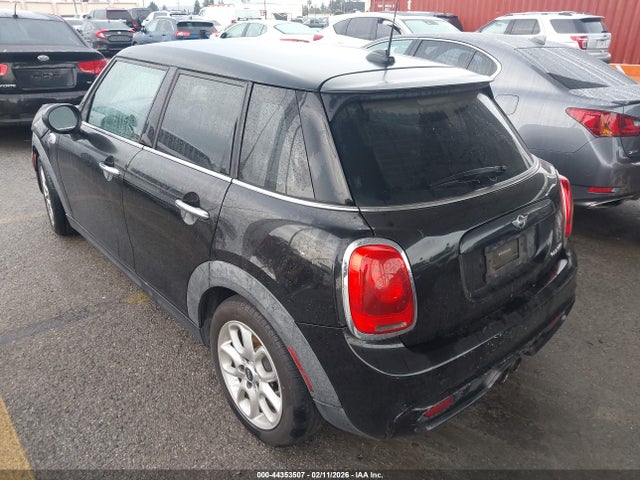2015 MINI HARDTOP WMWXU3C53F2B56283 Photo 2