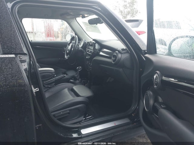 2015 MINI HARDTOP WMWXU3C53F2B56283 Photo 4