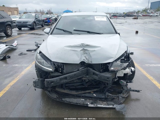 WVWKR7AU6HW953586 Volkswagen E-golf Se