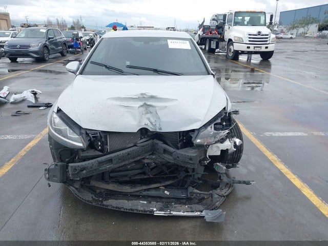 WVWKR7AU6HW953586 Volkswagen E-golf Se
