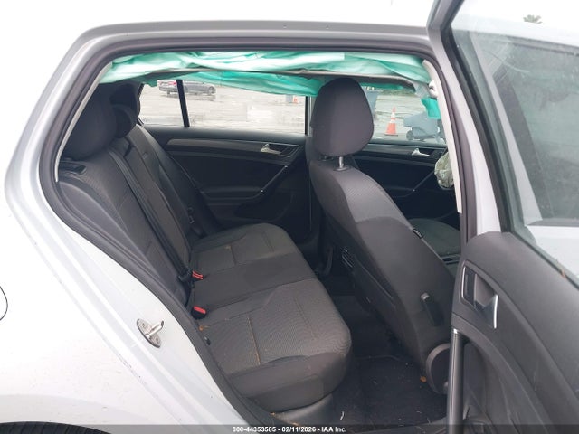 WVWKR7AU6HW953586 Volkswagen E-golf Se