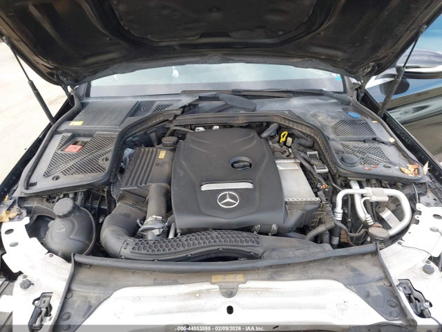 2015 Mercedes-benz C 300 მანქანა იყიდება აუქციონზე, vin: 55SWF4JB0FU093949, აუქციონის ნომერი: 44353595