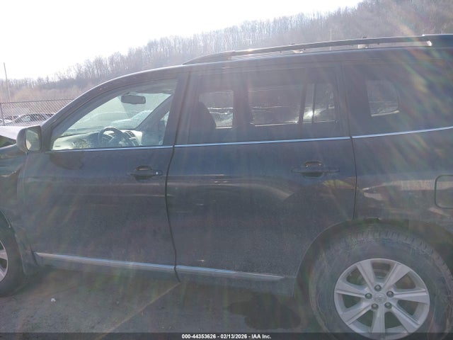 2013 Toyota Highlander Se V6 მანქანა იყიდება აუქციონზე, vin: 5TDBK3EH6DS250431, აუქციონის ნომერი: 44353626