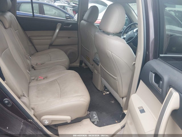 2013 Toyota Highlander Se V6 მანქანა იყიდება აუქციონზე, vin: 5TDBK3EH6DS250431, აუქციონის ნომერი: 44353626