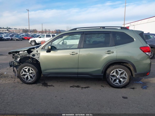 JF2SKAJCXMH563504 Subaru Forester Premium