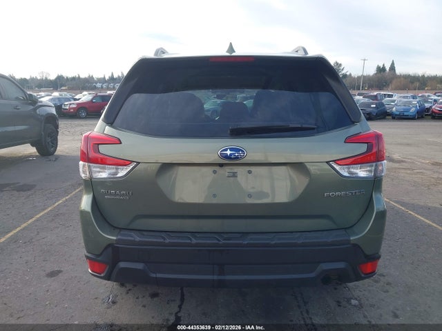 JF2SKAJCXMH563504 Subaru Forester Premium