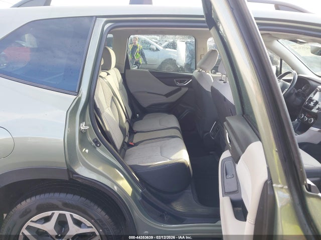 JF2SKAJCXMH563504 Subaru Forester Premium