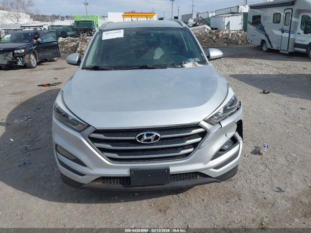KM8J3CA43JU743319 Hyundai TUCSON SEL