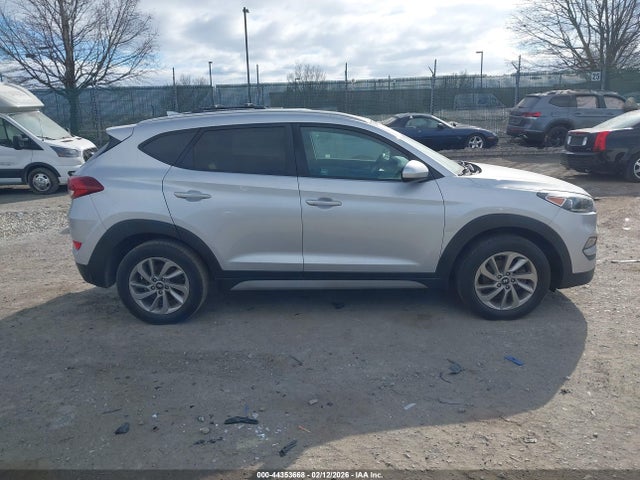 KM8J3CA43JU743319 Hyundai TUCSON SEL