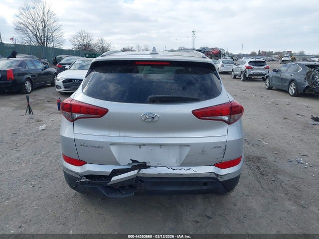 KM8J3CA43JU743319 Hyundai TUCSON SEL