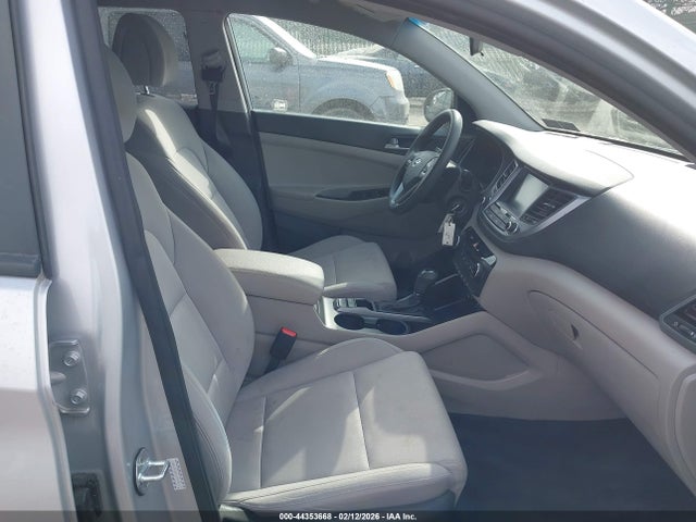 KM8J3CA43JU743319 Hyundai TUCSON SEL