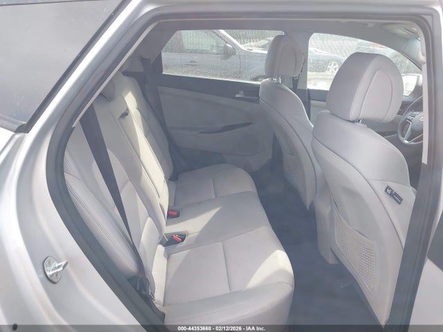 KM8J3CA43JU743319 Hyundai TUCSON SEL