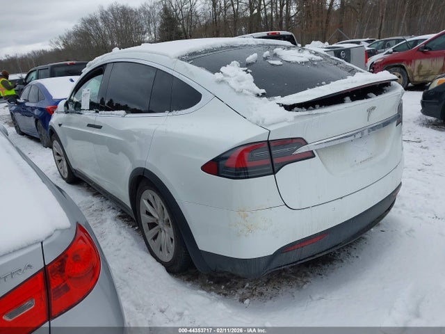 5YJXCAE27KF193046 Tesla MODEL X