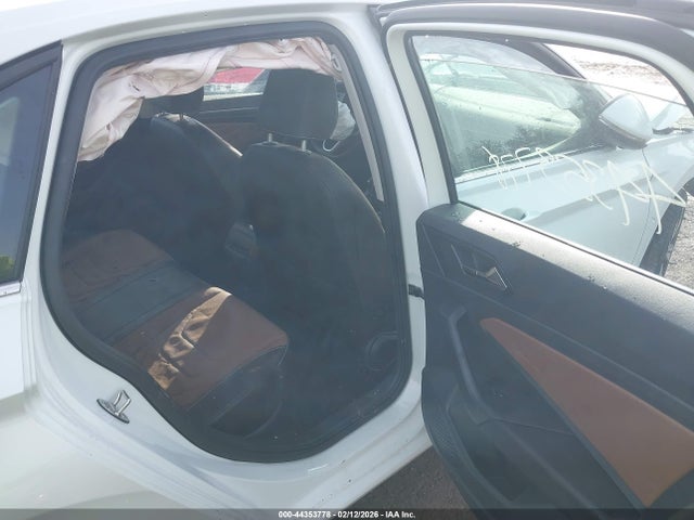 2025 Volkswagen Jetta 1.5t Sel მანქანა იყიდება აუქციონზე, vin: 3VWGX7BU0SM083705, აუქციონის ნომერი: 44353778
